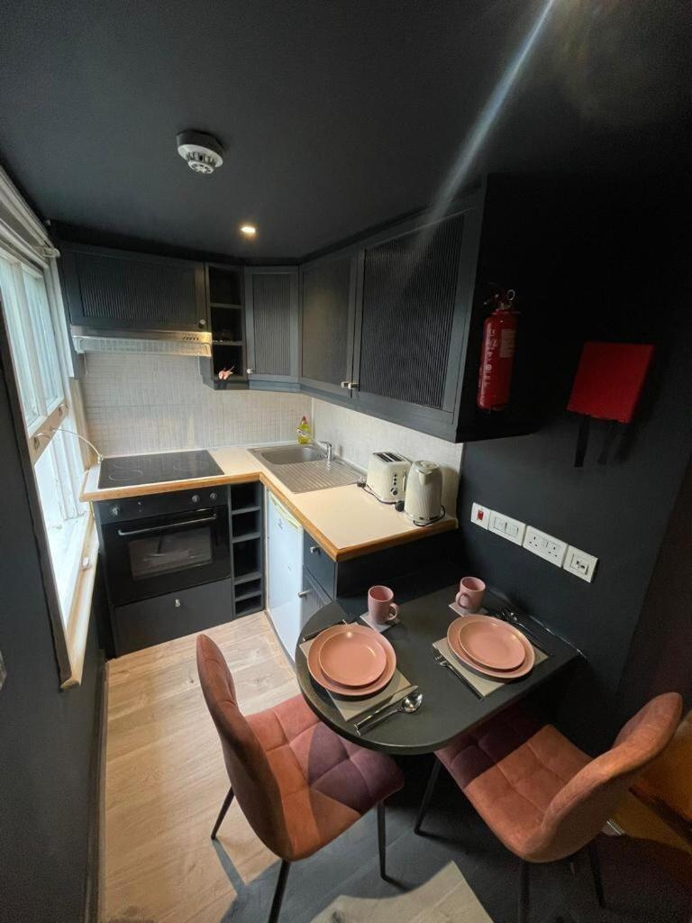 Portobello Road Artistic Studios 'Budget' Londres Quarto foto